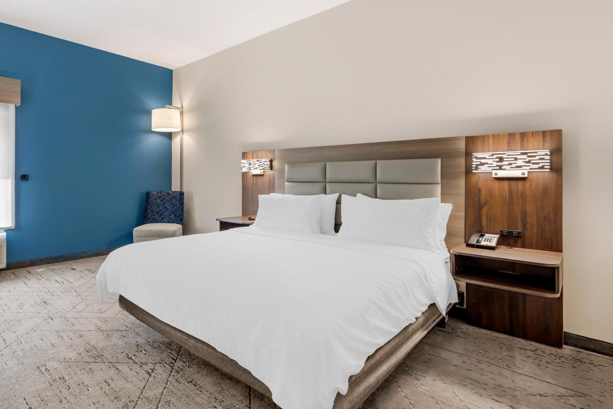 Express & Southeast - Antioch By Ihg