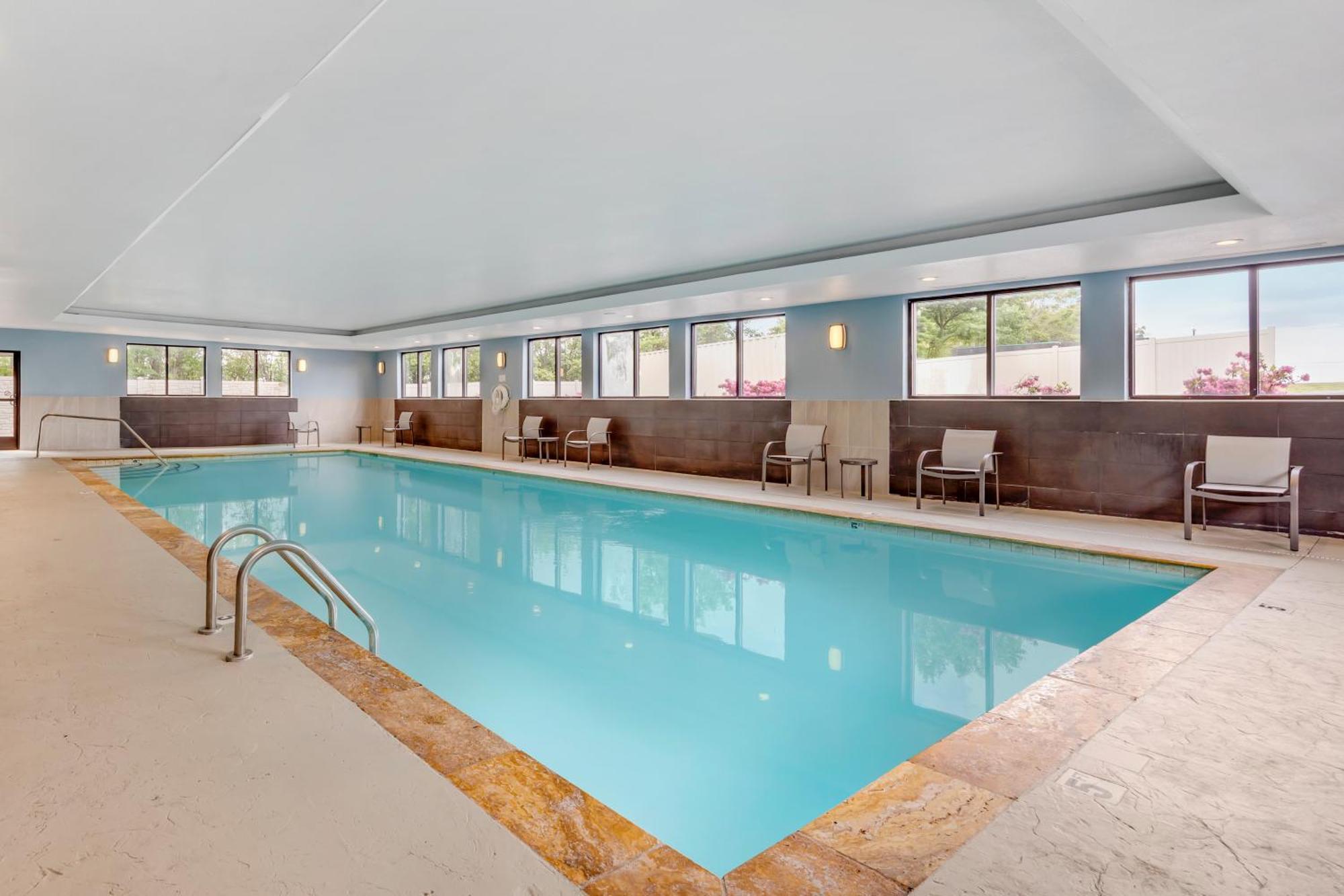 Express & Southeast - Antioch By Ihg Hotel