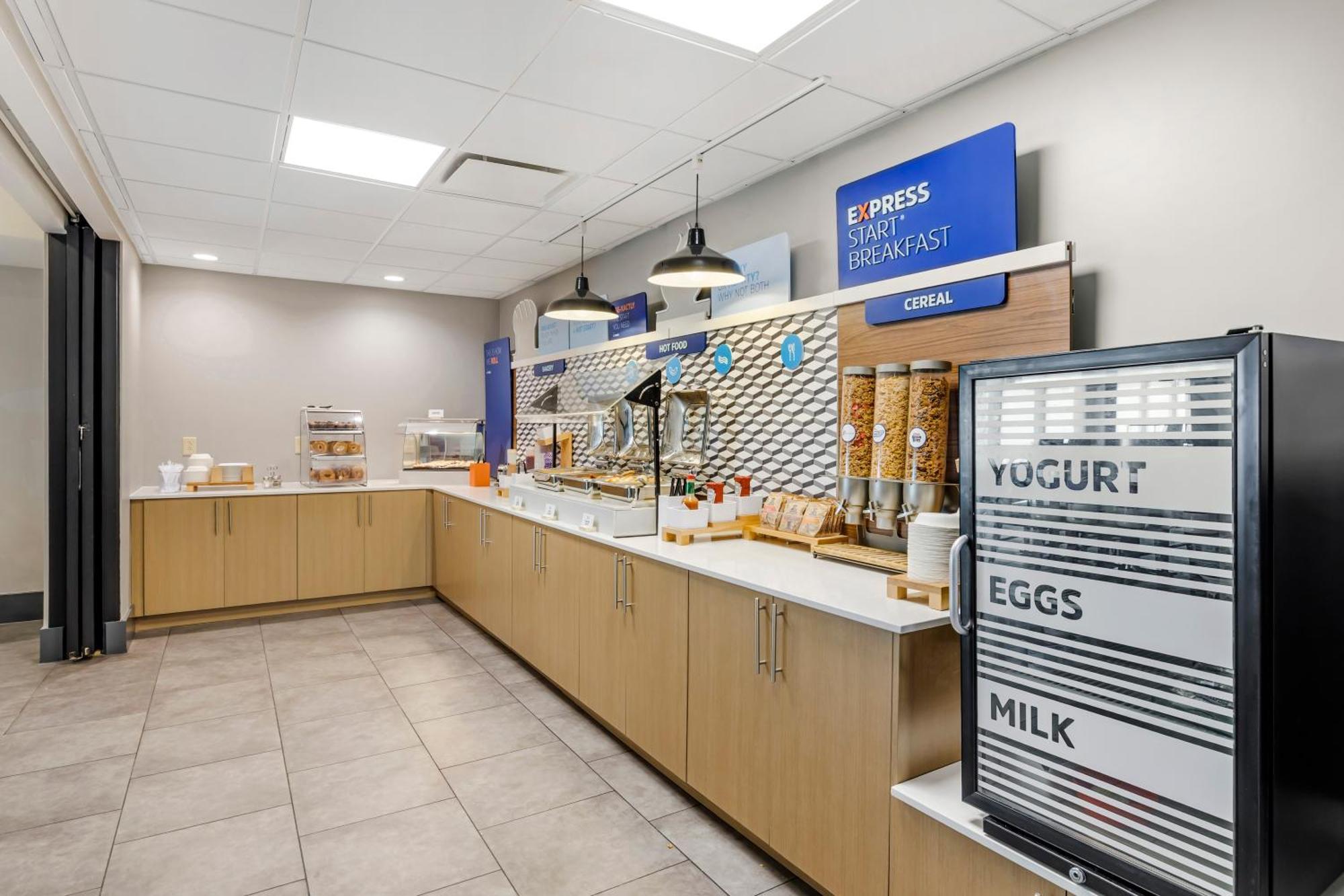 Hotel Express & Southeast - Antioch By Ihg 3*