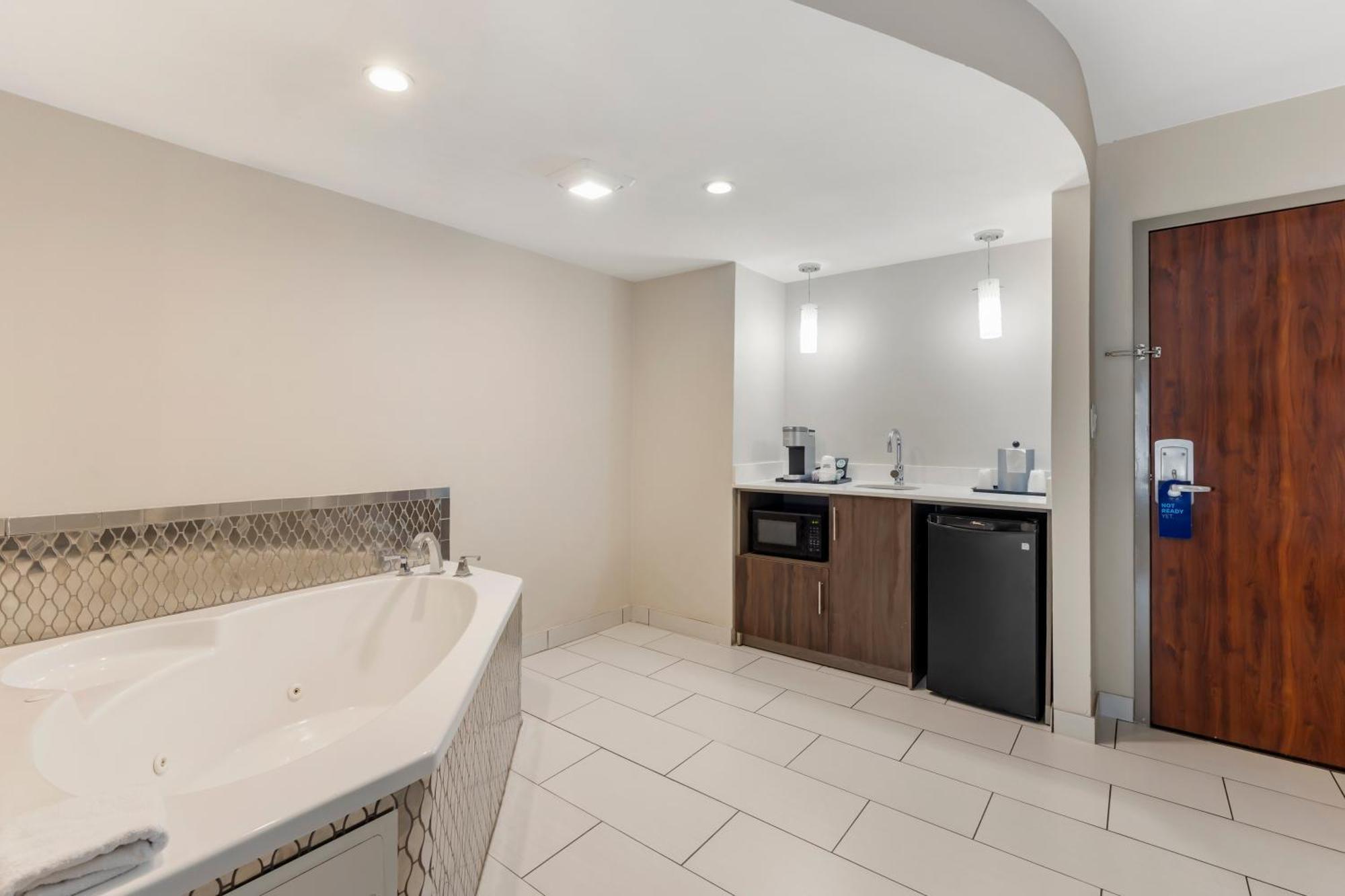 Hotel Express & Southeast - Antioch By Ihg